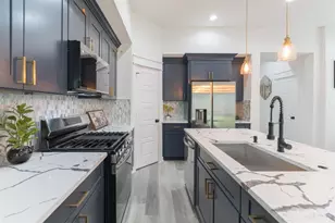 890 Lucky St, Houston, TX 77088 - Photo 14