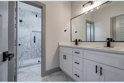 837 S Victory Drive, Houston, TX 77088 - Photo 22