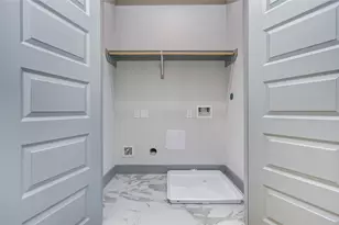 837 S Victory Dr, Houston, TX 77088 - Photo 34