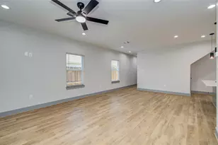 837 S Victory Dr, Houston, TX 77088 - Photo 8