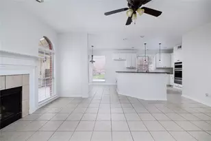 107 N Sunny Slope Cir, The Woodlands, TX 77381 - Photo 10