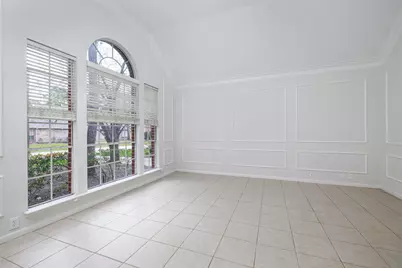 107 N Sunny Slope Circle, The Woodlands, TX 77381 - Photo 6