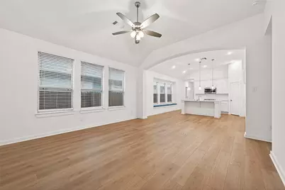 213 Trapper Creek Drive, Conroe, TX 77304 - Photo 6