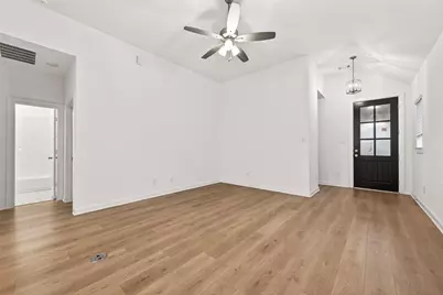 213 Trapper Creek Drive, Conroe, TX 77304 - Photo 8