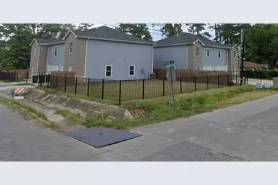 8203 Oak Knoll Lane #B, Houston, TX 77028 - Photo 2