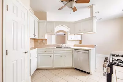 108 Harbour Town Circle, Conroe, TX 77356 - Photo 16