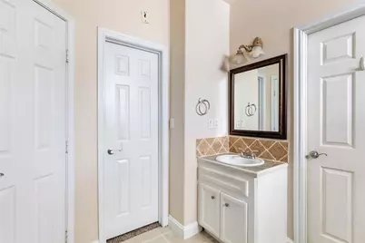 108 Harbour Town Circle, Conroe, TX 77356 - Photo 10
