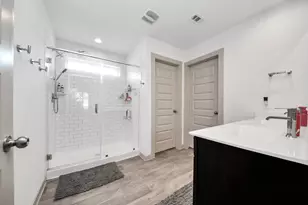14519 Rain Tree Dr, Baytown, TX 77523 - Photo 16