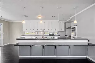 374 Harbor View Dr, Livingston, TX 77351 - Photo 2