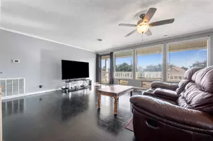 374 Harbor View Dr, Livingston, TX 77351 - Photo 16