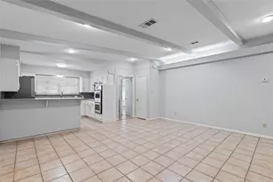 118 E Thornton Rd, Houston, TX 77022 - Photo 6