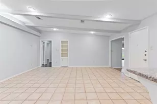 118 E Thornton Rd, Houston, TX 77022 - Photo 2