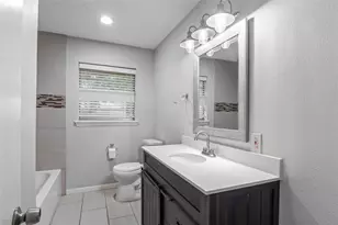 118 E Thornton Rd, Houston, TX 77022 - Photo 10