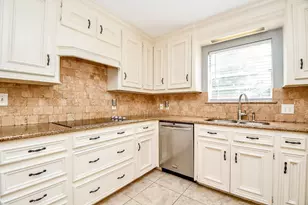 1015 Kanah Ln, Houston, TX 77090 - Photo 10