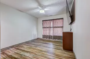 213 W Spreading Oak Dr, Houston, TX 77076 - Photo 18