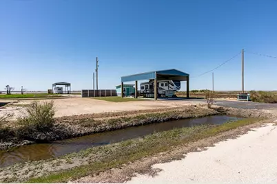 1137 Beach Front Road, Gilchrist, TX 77617 - Photo 10