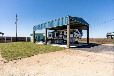 1137 Beach Front Road, Gilchrist, TX 77617 - Photo 10