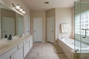 13815 Normandy Ct, Sugar Land, TX 77498 - Photo 18