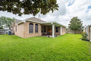 13815 Normandy Ct, Sugar Land, TX 77498 - Photo 24