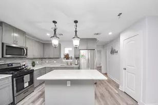 4715 Antha St, Houston, TX 77016 - Photo 4