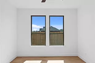 320 Legacy Point Dr, Sealy, TX 77474 - Photo 10