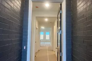 320 Legacy Point Dr, Sealy, TX 77474 - Photo 2