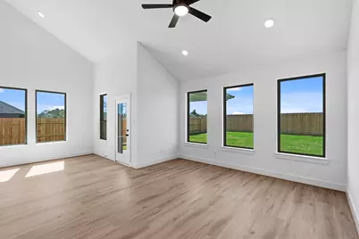 320 Legacy Point Drive, Sealy, TX 77474 - Photo 2