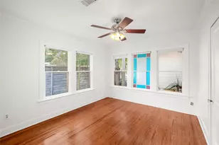 768 E 16th St, Houston, TX 77008 - Photo 32