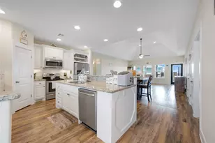 4304 Bolivar Cir, Port Bolivar, TX 77650 - Photo 4