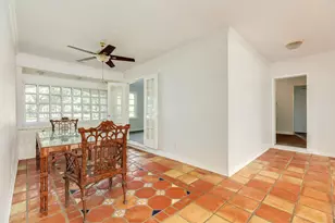 935 Magnolia St, Lake Jackson, TX 77566 - Photo 4