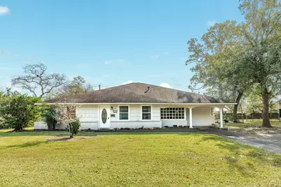 935 Magnolia Street, Lake Jackson, TX 77566 - Photo 1