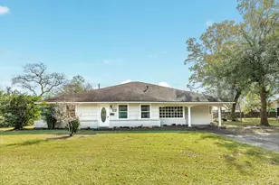 935 Magnolia St, Lake Jackson, TX 77566 - Photo 1