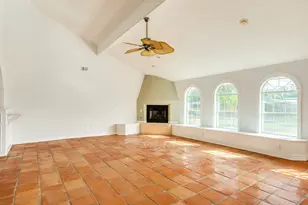 935 Magnolia St, Lake Jackson, TX 77566 - Photo 2