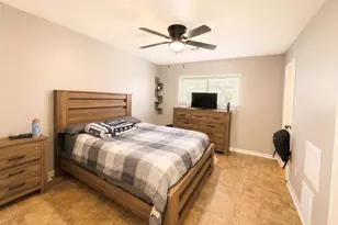 670 Fawn Dr, Houston, TX 77015 - Photo 12