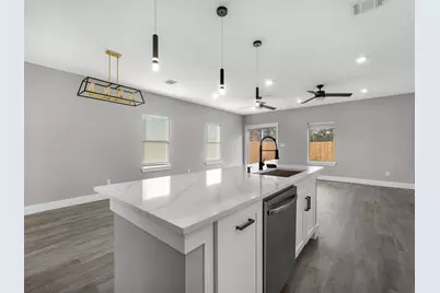 8013 Moon Beam Street #A/B, Houston, TX 77088 - Photo 14