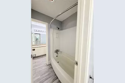 9461 Pagewood Lane, Houston, TX 77063 - Photo 32