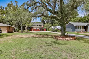 56 Leeder Ct, Lake Jackson, TX 77566 - Photo 1