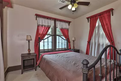 56 Leeder Court, Lake Jackson, TX 77566 - Photo 22
