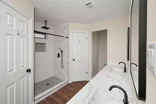 6215 Woodland Forest Dr, Houston, TX 77088 - Photo 14