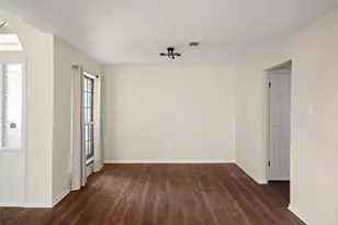 6215 Woodland Forest Dr, Houston, TX 77088 - Photo 8