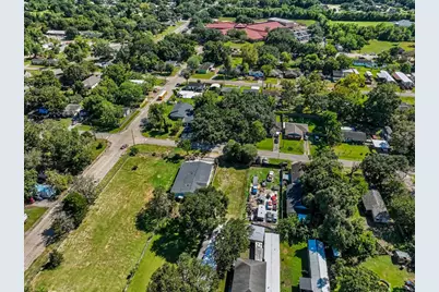 1814 W Blum Street, Alvin, TX 77511 - Photo 10