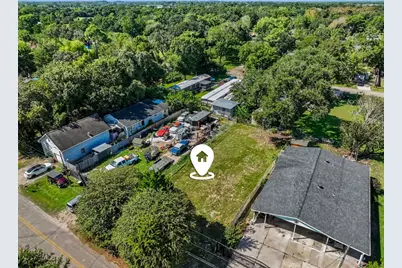 1814 W Blum Street, Alvin, TX 77511 - Photo 2