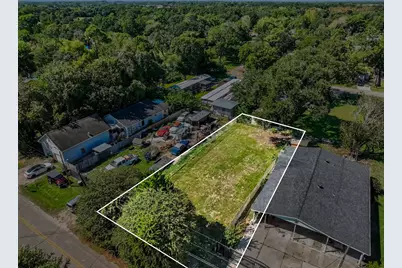 1814 W Blum Street, Alvin, TX 77511 - Photo 1