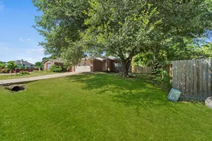 10506 Scenic Dr, Montgomery, TX 77356 - Photo 2