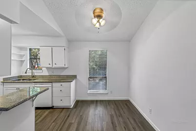 32B E Rivercrest Drive, Houston, TX 77042 - Photo 10