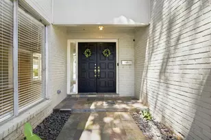 5522 Dumfries Dr, Houston, TX 77096 - Photo 2
