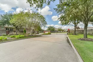 123 Castlegate Ln, Houston, TX 77065 - Photo 32