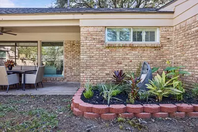 10902 Mullins Drive, Houston, TX 77096 - Photo 18