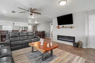 19 Dolphin St, Bayou Vista, TX 77563 - Photo 6