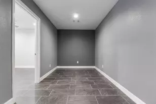 902 Waco St, Dayton, TX 77535 - Photo 24